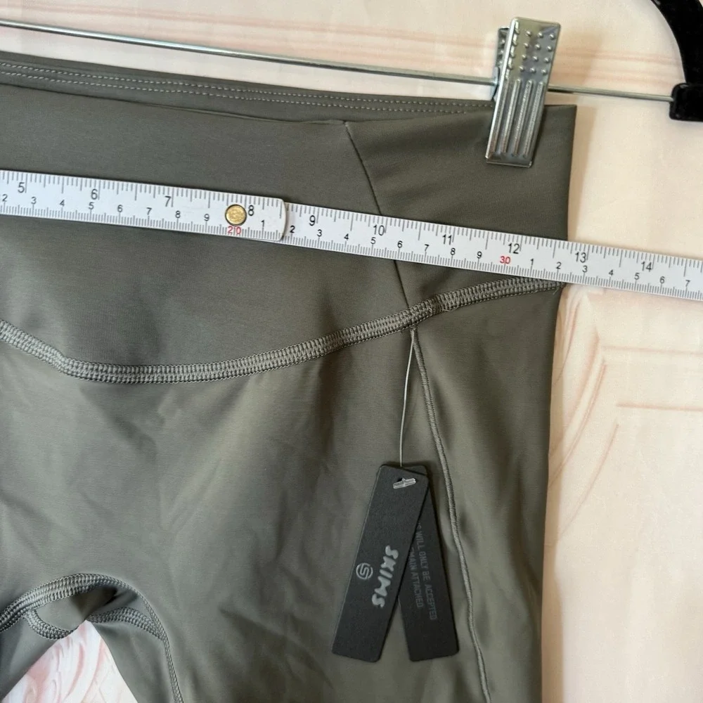 SKIMS Compression Performance Biker Shorts Mid Waisted Gunmetal Size XS NWT